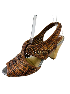 Frye brown leather woven sandals peep toe wood heel slingback womens Size 8-8.5